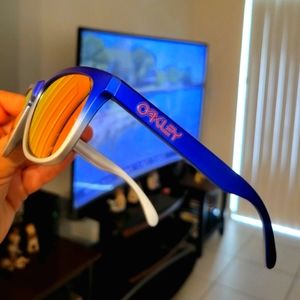 Oakley Frogskins sunglasses